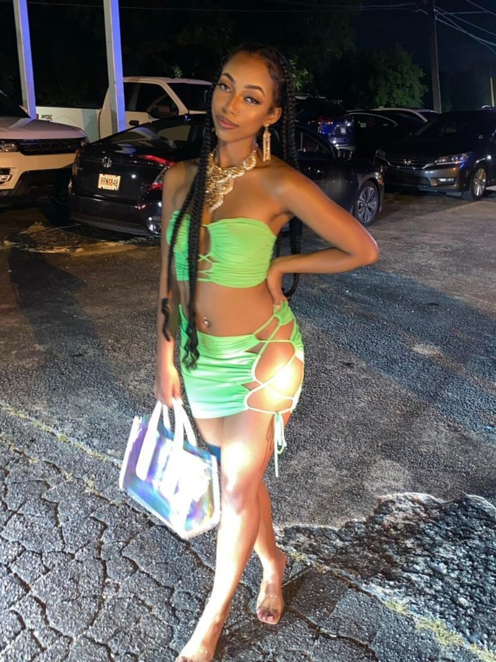 Green two piece set - Picture 2 of 5